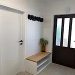 아파트 With Parking Space - 7295 *