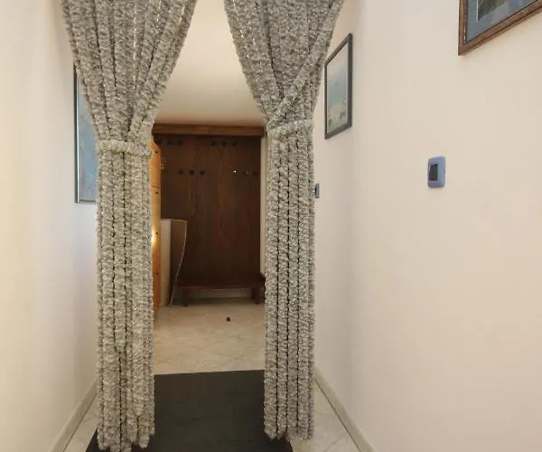With Parking Space - 7295 Appartement