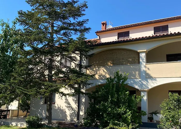 With Parking Space - 7295 Medulin